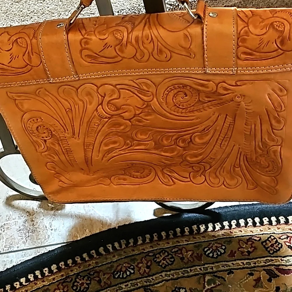 VINTAGE LEATHER BAG